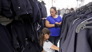 Concursarán 12 empresas por compra millonaria de uniformes en Puebla