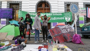 Reclaman feministas a diputados: prometieron legislar a favor del aborto; no pararemos, advierten