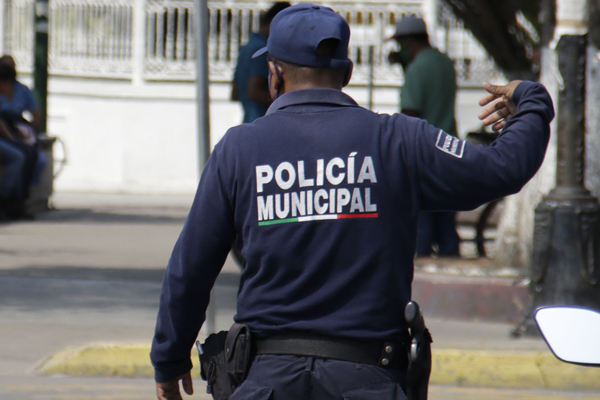 policías