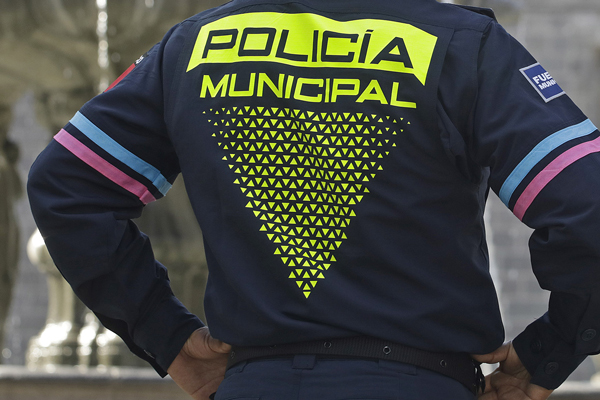 policías