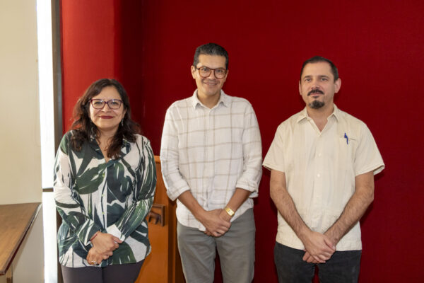 Académicos IBERO Puebla exploran la economía social desde las relaciones internacionales