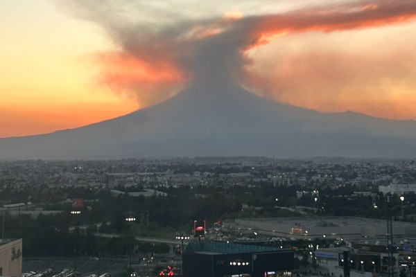 Puebla, Atlixco, Tehuacán y Texmelucan continúan con calidad del aire regular ante caída de ceniza