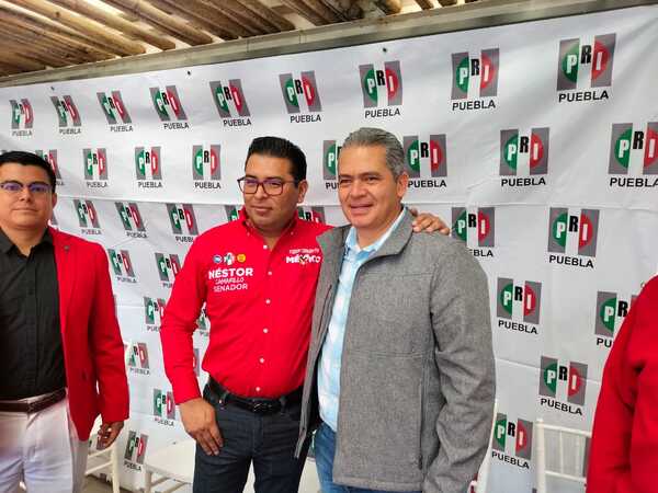 Néstor Camarillo presenta a Eliseo Lezama Prieto como candidato a la alcaldía Tehuacán