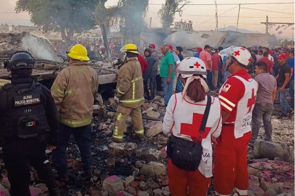 Un muerto por explosión de bodega de pirotecnia en San Martín Texmelucan