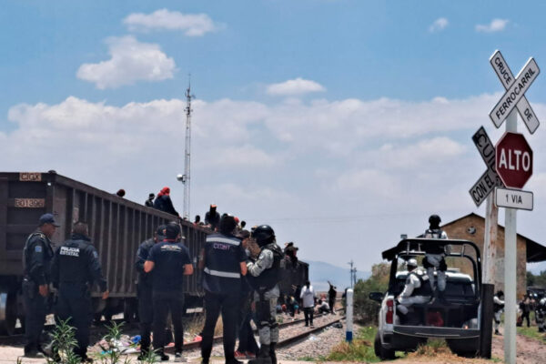 Atiende CEDH Tlaxcala a migrantes varados en Tlaxco, para garantizar respeto a derechos humanos