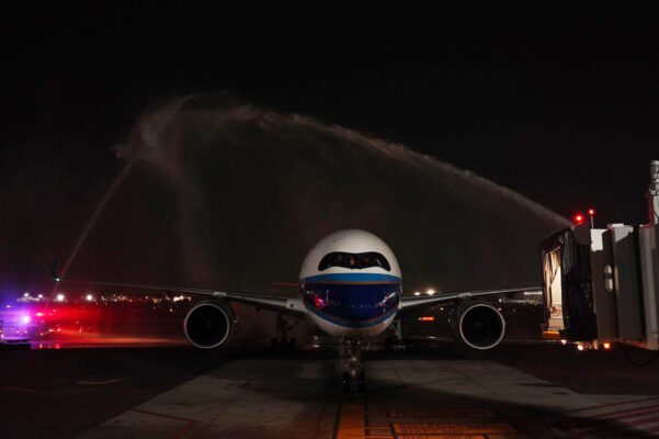 VIDEO | Nuevo vuelo China-México recorre 14,000 kilómetros en 16 horas