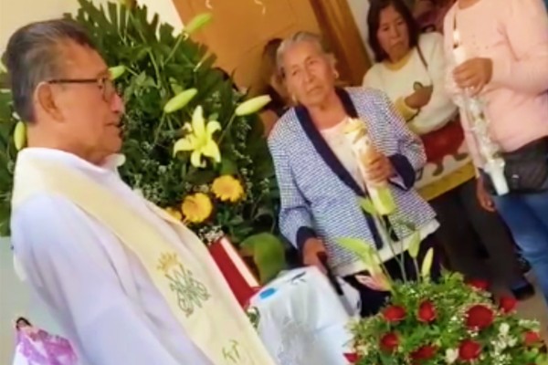 VIDEO | Sacerdote en Cuautlancingo hace proselitismo a favor de Xochitl Gálvez