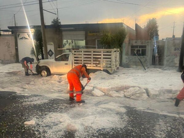 Más de 60 puntos se afectaron por granizada y viento en la ciudad de Puebla