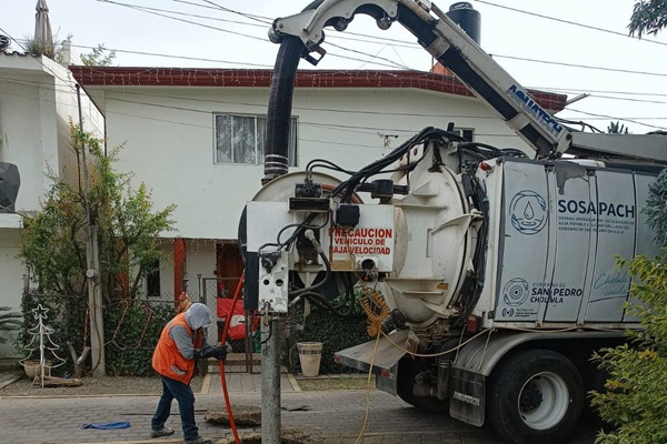 Ayuntamiento de San Pedro Cholula recolecta 400 kilos de basura de 44 mil metros de drenaje 