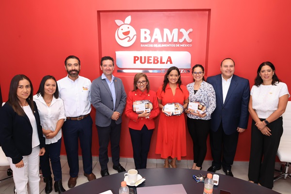 Gobernadora de Tlaxcala visita Banco de Alimentos Cáritas Puebla