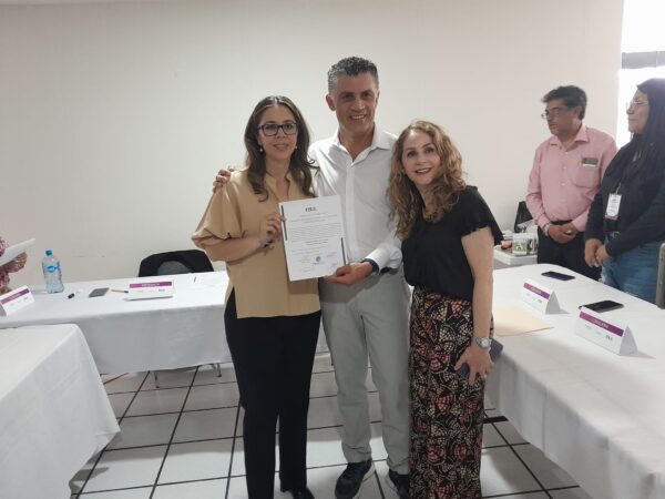 Alfonso Sánchez García recibe constancia de mayoría como alcalde electo de Tlaxcala