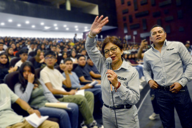 BUAP | Supervisa Lilia Cedillo Ramírez aplicación del Examen General de Admisión 2024 en el CCU