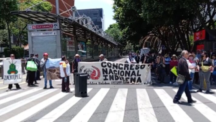 Opositores a la operación del Relleno Sanitario de San Pedro Cholula protestan en Cdmx