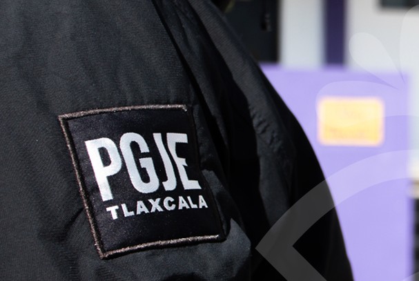 PGJE Tlaxcala detienen a dos hombres por linchamiento de policías estatales en Zacatelco