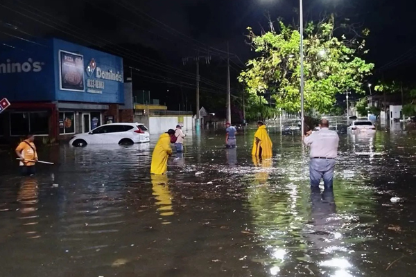 Conagua pronostica para este lunes 17 de junio que continúen lluvias fuertes acompañadas con descargas eléctricas.