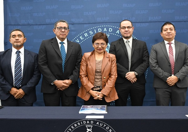 BUAP Reconoce Rectora Lilia Cedillo Ramírez crecimiento de indicadores en la Facultad de Ciencias de la Electrónica