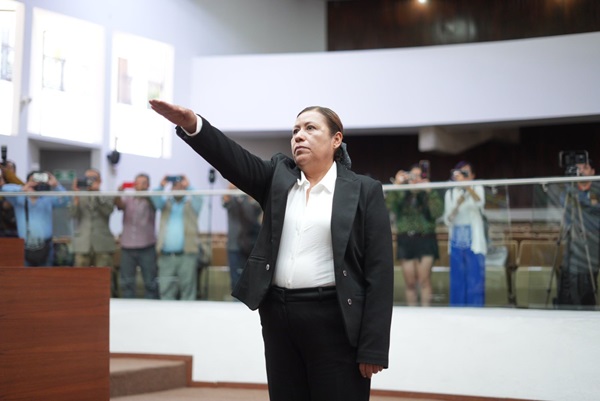 Designa Congreso de Tlaxcala a Ernestina Carro Roldán como titular de la Fiscalía
