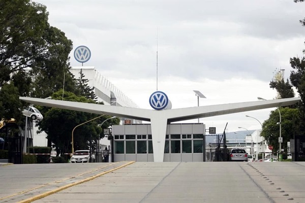 Exempleados de Volkswagen México ganan juicio internacional; serán reinstalados