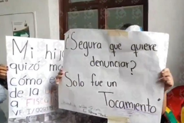 Frente Poblano protesta contra revictimización de víctimas de delitos de género