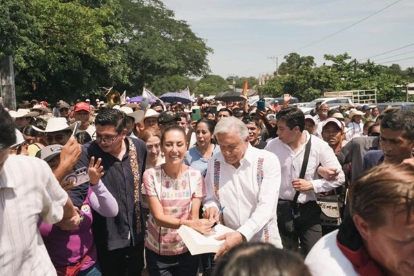 Vamos a seguir construyendo caminos artesanales para comunicar a Guerrero Claudia Sheinbaum