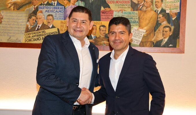 Alejandro Armenta se reúne con Eduardo Rivera y panistas estallan contra el excandidato