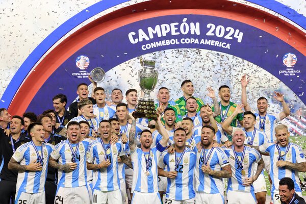 Argentina es bicampeón de la Copa América tras derrotar 1-0 a Colombia en tiempo extra