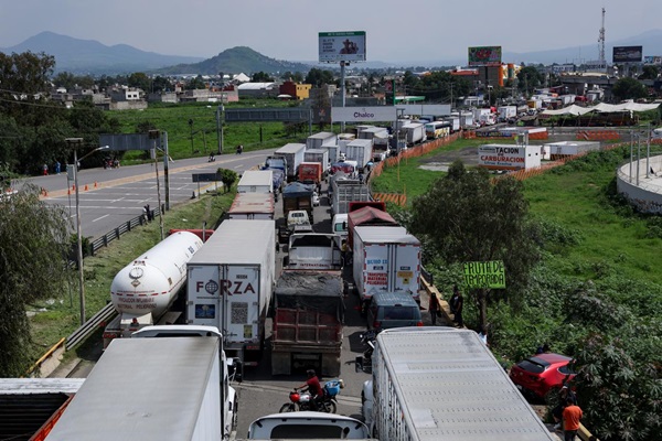 Bloqueo de 10 horas en la carretera Chalco-Cuautla afecta el tráfico hacia Puebla