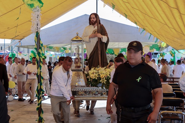 Centro Penitenciario de Tehuacán recibe por primera vez la reliquia de San Judas Tadeo