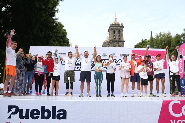 Cientos de personas se reúnen para participar en la primera carrera “Corre con causa por Puebla”