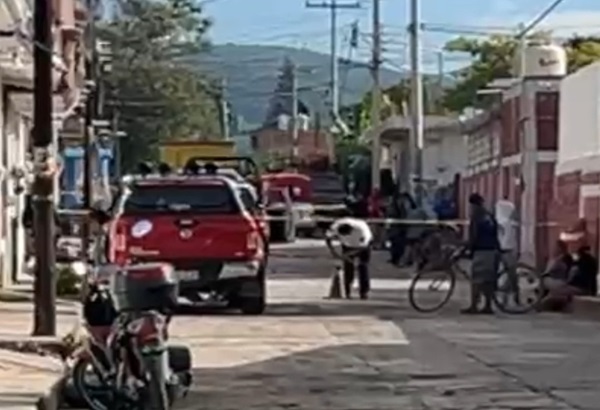 Ejecutan a una mujer dentro de un negocio en Tepeojuma