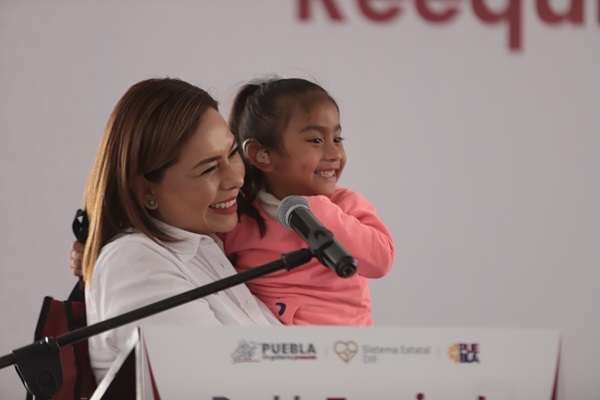 Encabeza Gaby Bonilla entrega de aparatos auditivos y reequipamiento a sistemas municipales DIF