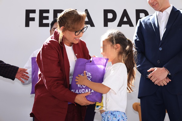 Encabeza gobernadora de Tlaxcala Feria del Regreso a Clases 2024