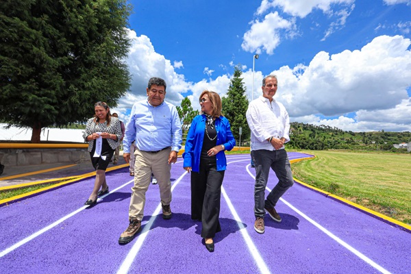 Entrega gobernadora  de Tlaxcala obras de diferentes rubros en el municipio de San Juan Huactzinco