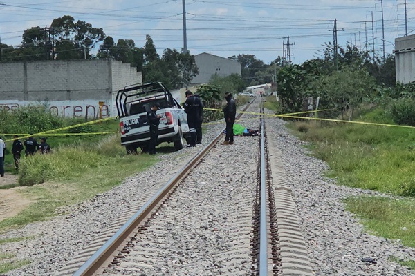 Hombre muere atropellado por un tren en la carretera federal Puebla-Tlaxcala