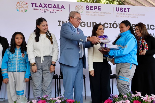 Inicia ciclo escolar 2024-2025 y regresan a clases más de 361 mil alumnos de Tlaxcala