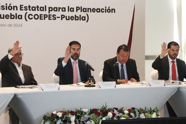 SEP Avala 11 nuevas opciones educativas en cinco universidades públicas en Puebla