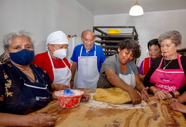 SMDIF Invita a las personas adultas mayores a inscribirse al taller de panadería