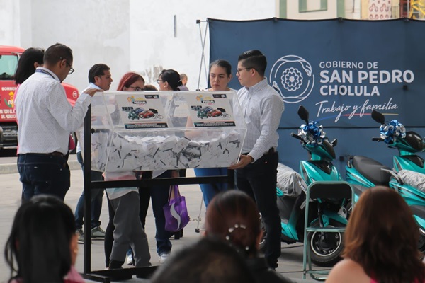 San Pedro Cholula premia a contribuyentes cumplidos en el sorteo predial 2024