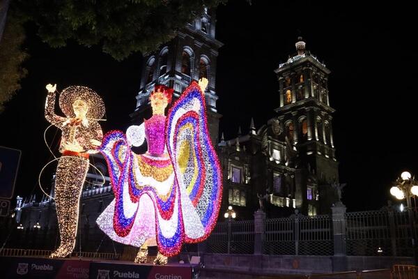 Fiestas Patrias | Encienden más de 12 kilómetros de luces en Puebla