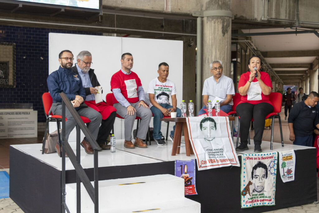 Recuerdan a los 43 estudiantes de Ayotzinapa