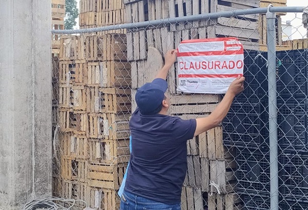 Ayuntamiento de Puebla clausura obra irregular en zona de la Central de Abasto