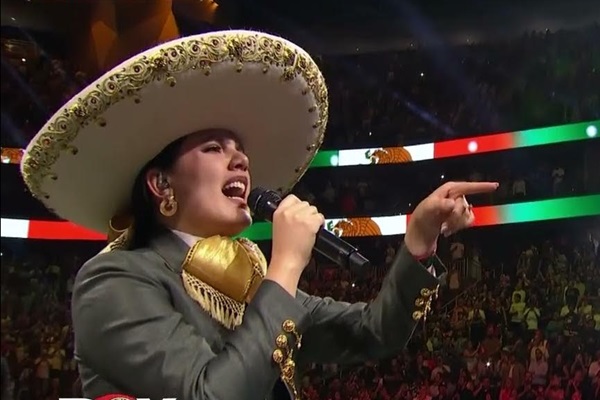 Camila Fernández, hija de Alejandro Fernández, cambia el Himno Nacional Mexicano en la pelea de “El Canelo”