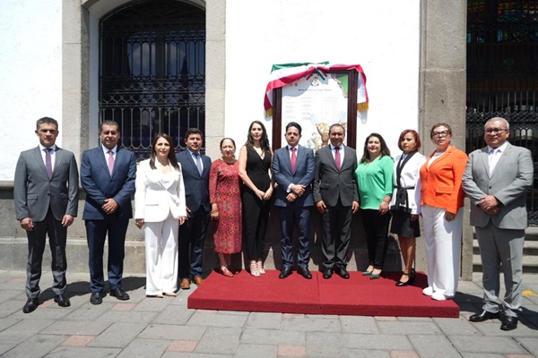 Colocan Bando Solemne en el Congreso del Estado de Tlaxcala