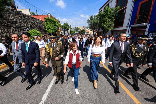 Encabeza Gobernadora de Tlaxcala Desfile Cívico-Militar de la independencia de México