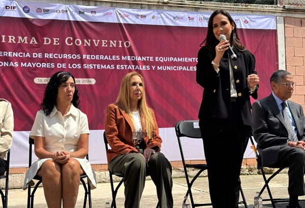 Entrega DIF Nacional a SEDIF Tlaxcala equipo para Casa de Día del Adulto Mayor