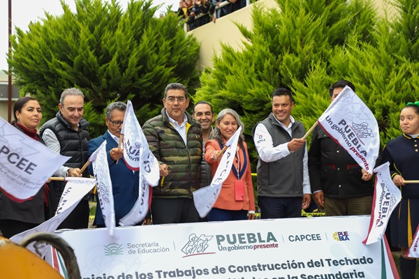 Gobierno de Puebla inaugura Centro Cultural Artesanal y carretera en Tetela de Ocampo