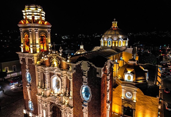 Gobierno de Tlaxcala inaugura la iluminación arquitectónica de la Parroquia de San José