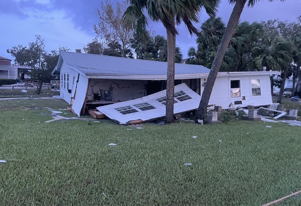 Huracán “Helene” deja alrededor de 64 muertos a su paso por el sureste de EU