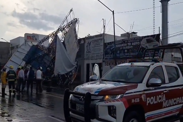 Lluvias derriban espectaculares en Puebla Capital y provocan otras afectaciones en municipios aledaños