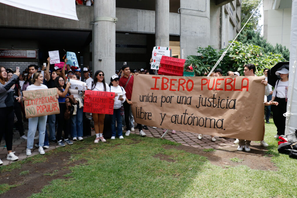 IBERO Puebla | Alumnos se solidarizan con el Poder Judicial de la Federación